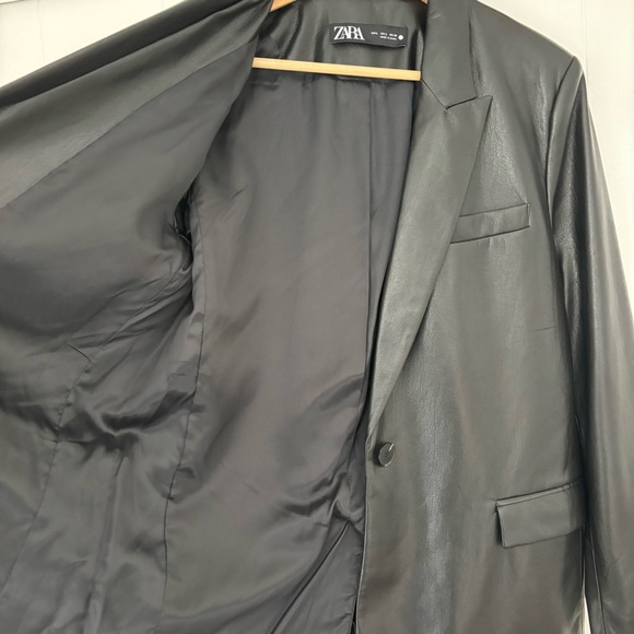 ❌SOLD❌ NWOT Zara Straight Cut Faux Leather Blazer Size Large - Picture 3 of 10
